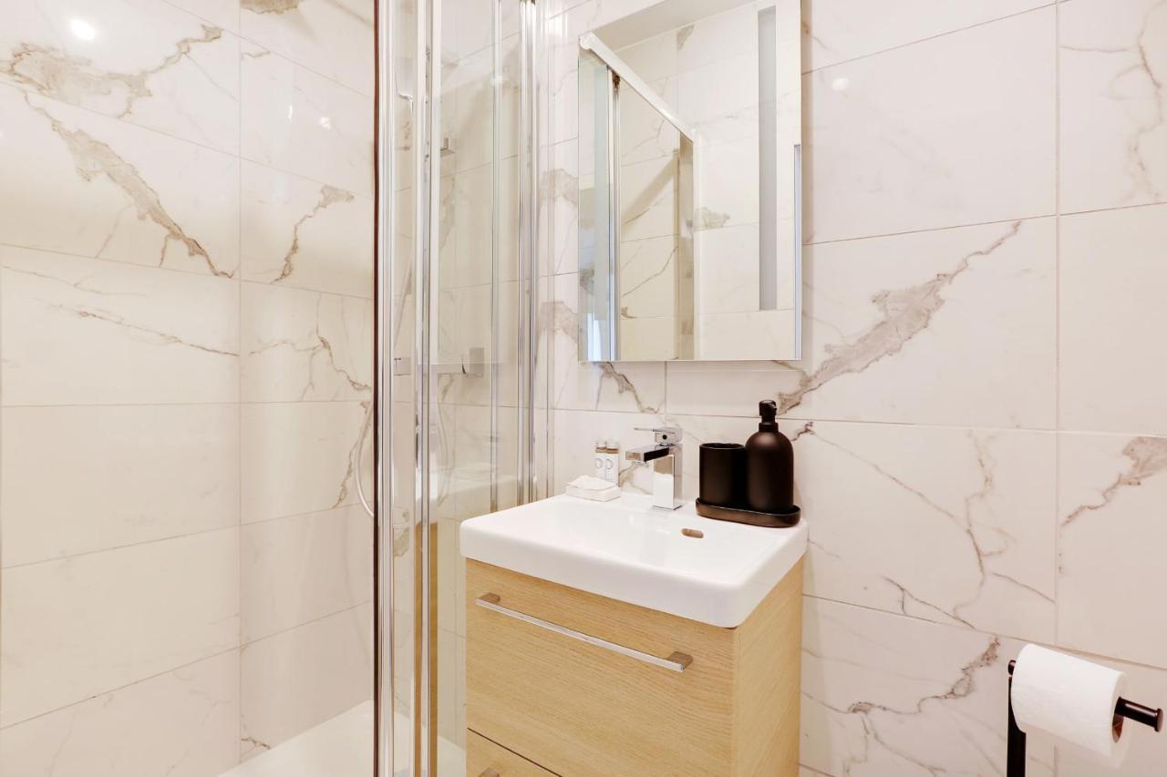 Homy Apartment 4P1Br ปารีส ภายนอก รูปภาพ